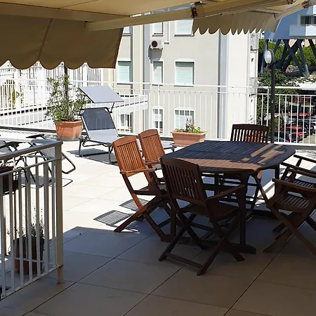 Attico Alghe Rosse Lido Apartment *